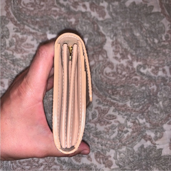 Louis Vuitton Vernis Sarah Wallet - Picture 3 of 5